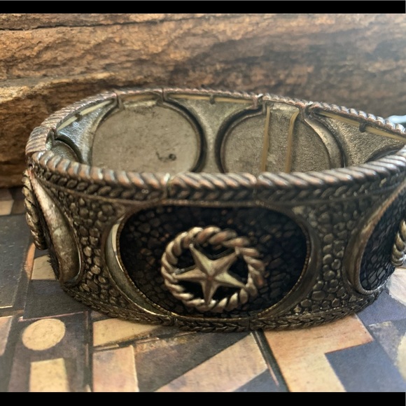 Vintage Texas Star Lone Star Stretch Metal Fashion Bracelet Unisex Mens Woman’s - Picture 6 of 6